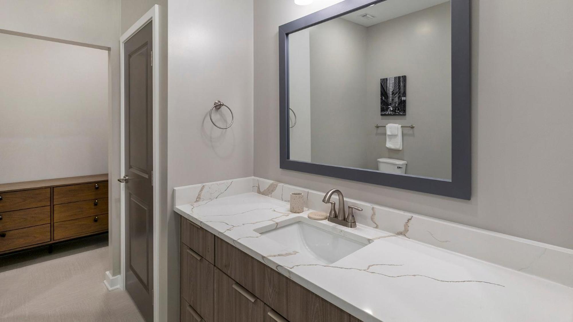 The 600 Apartments By Landing Birmingham Room photo